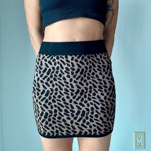 FOREVER 21 cheetah skirt